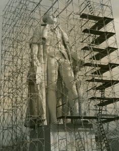 Scaffolding around George Washington statue